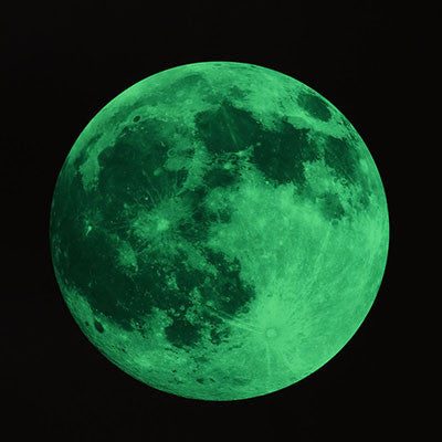 Las pegatinas fluorescentes de la pared de la luna brillan en la oscuridad